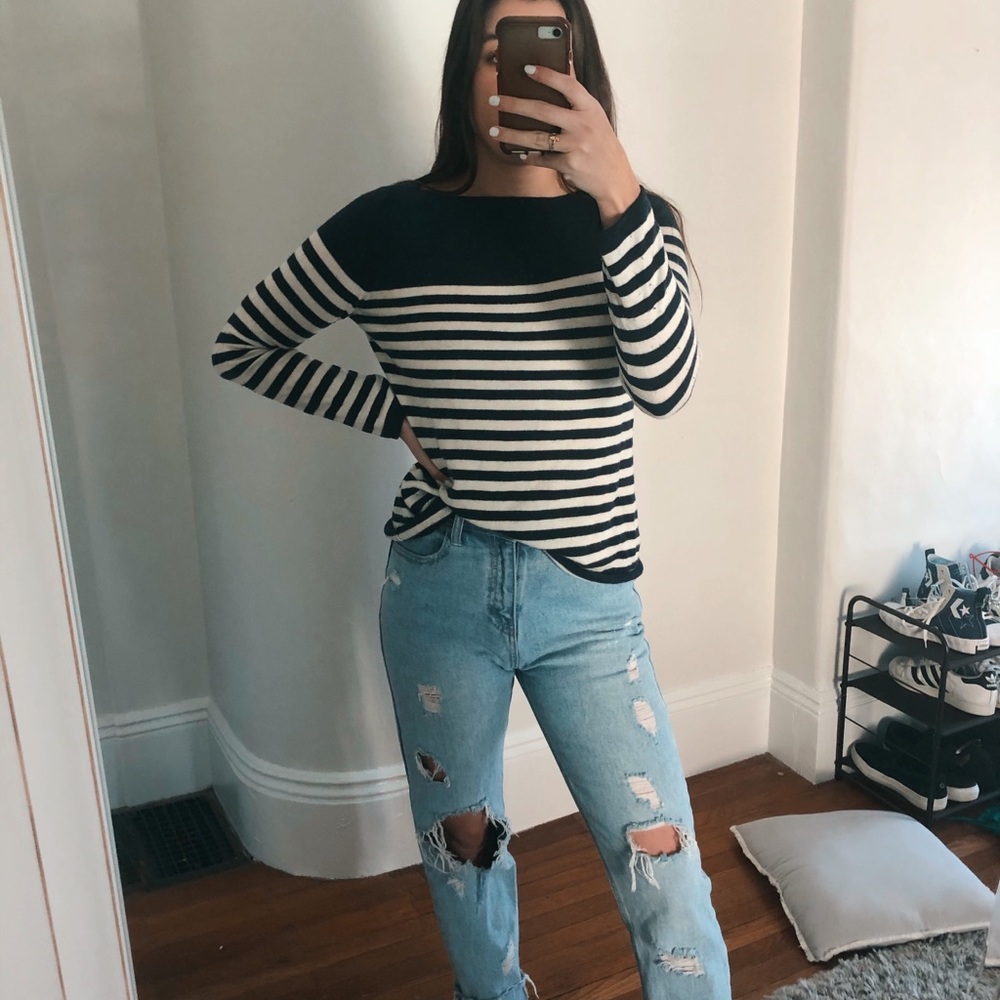 Boatneck white and navy blue striped sweater